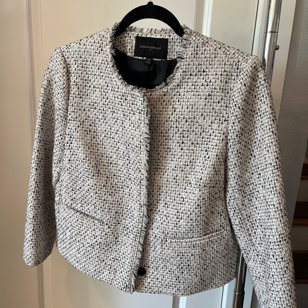 Banana Republic White & Black Tweed ‘Chanel-style’ Jacket
